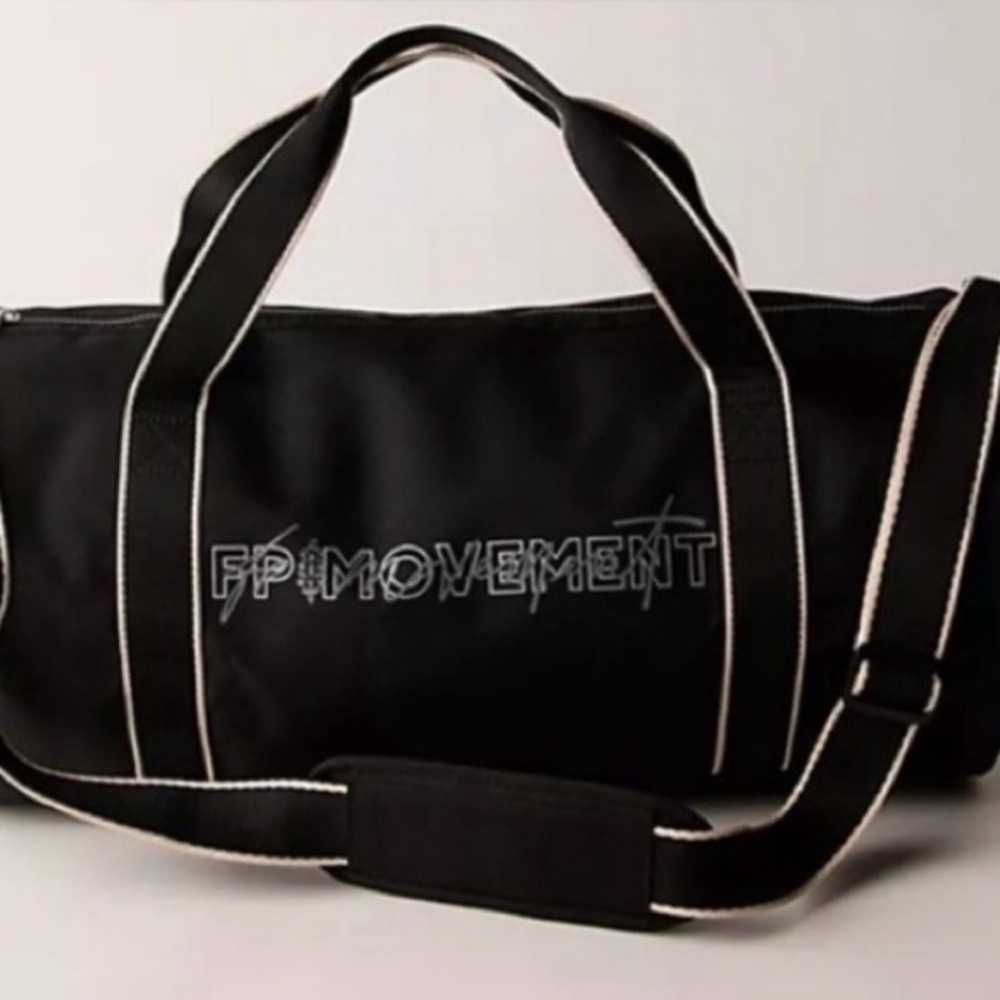 ‼️SOLD‼️ FREE PEOPLE Free People Movement Good Sport Duffle Bag - Picture 1 of 5